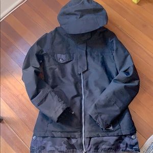 686 women’s small insulated Snowboard Jacket